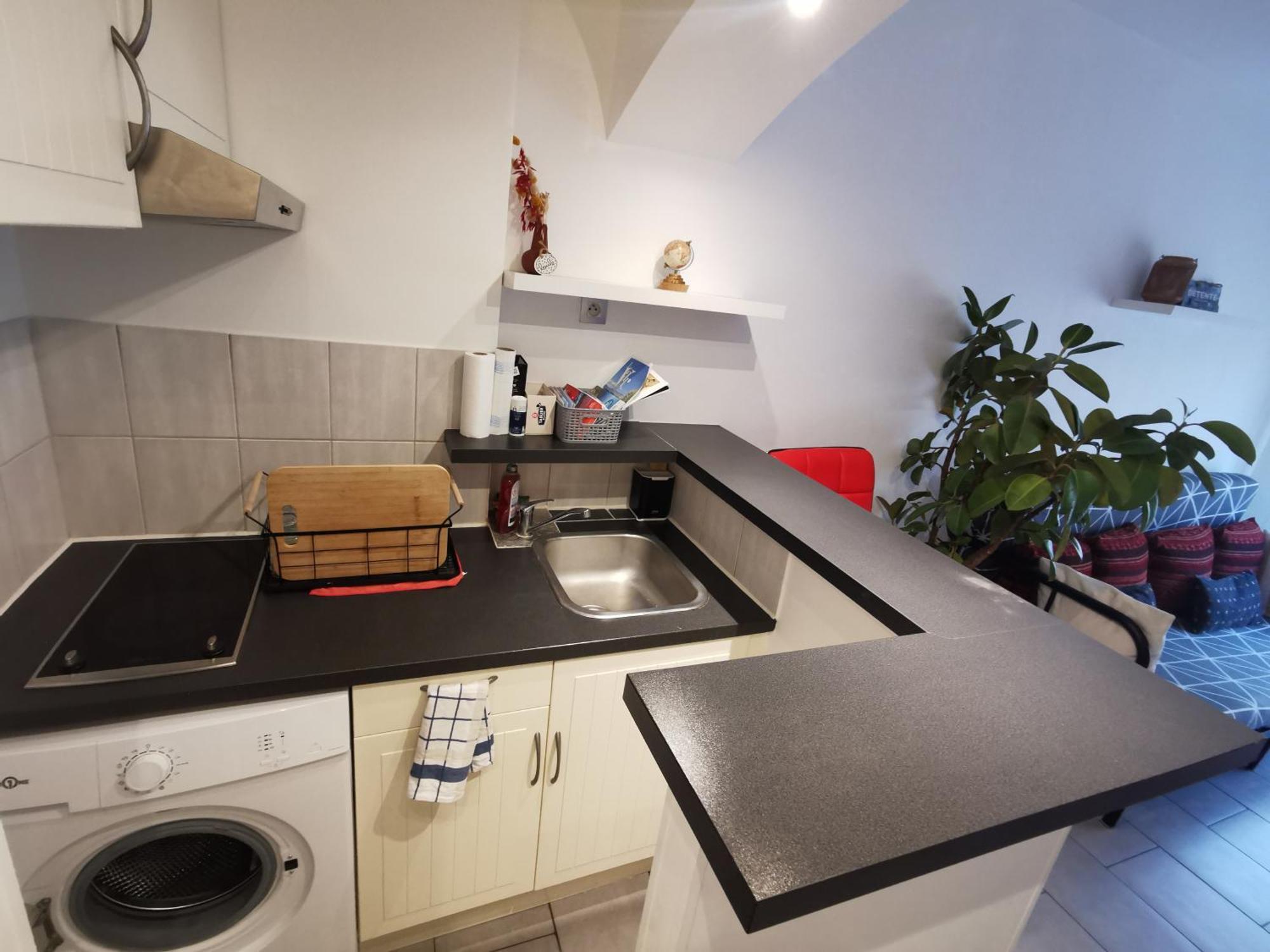 Studio Et Stationnement Offert Centre Hyères Exteriör bild
