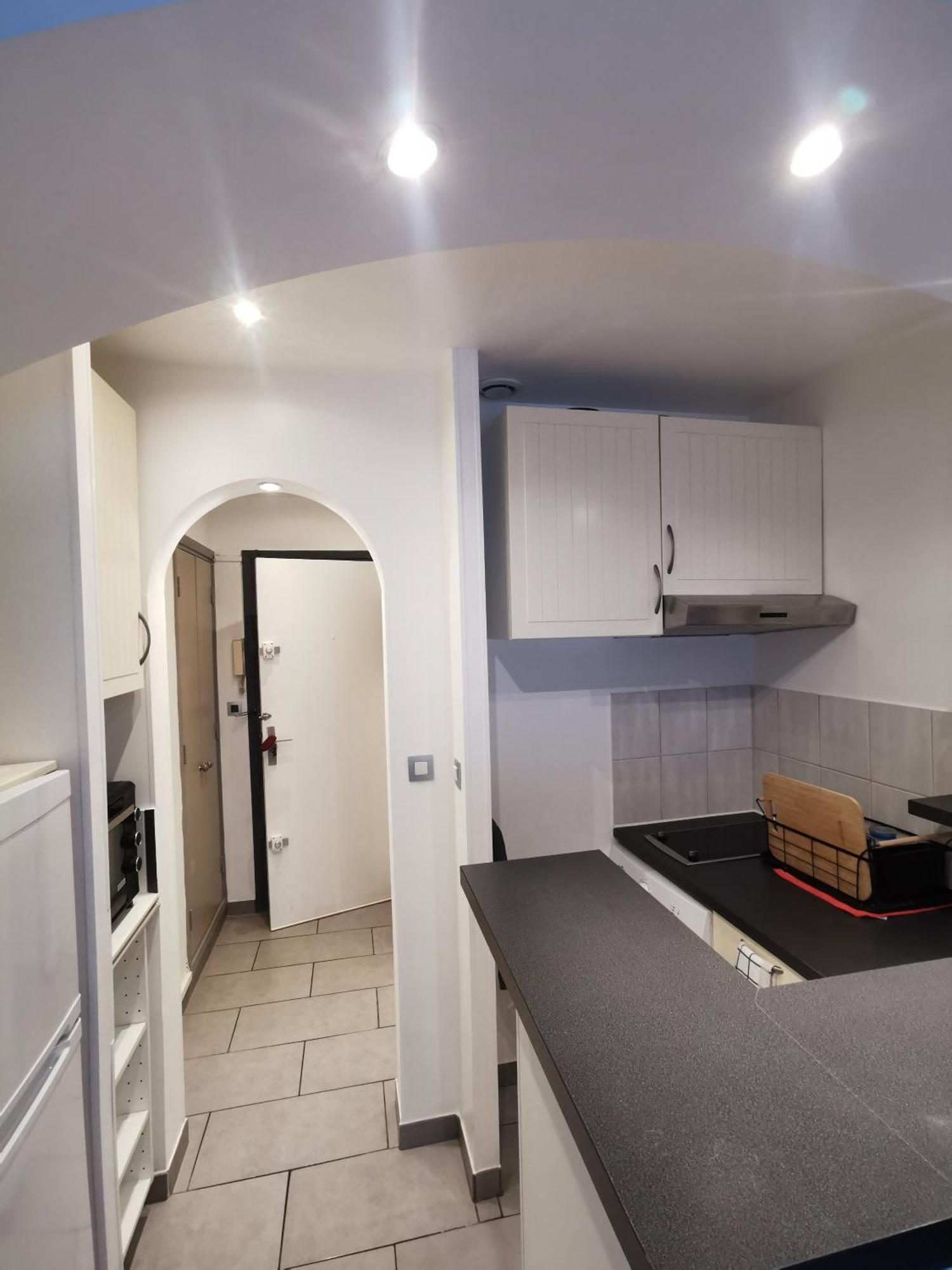 Studio Et Stationnement Offert Centre Hyères Exteriör bild